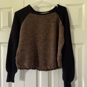 O’Neill crop top sweater size L 🥰🥰
